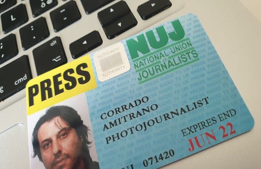 Estrema destra in piazza a Londra, picchiato fotoreporter napoletano