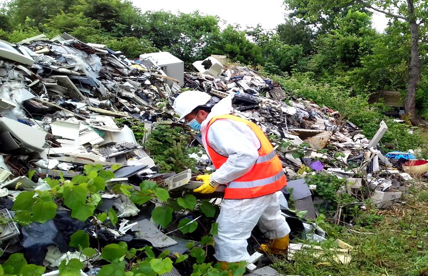 Cimitero dei pc: iniziati i lavori per la pulizia dell’area