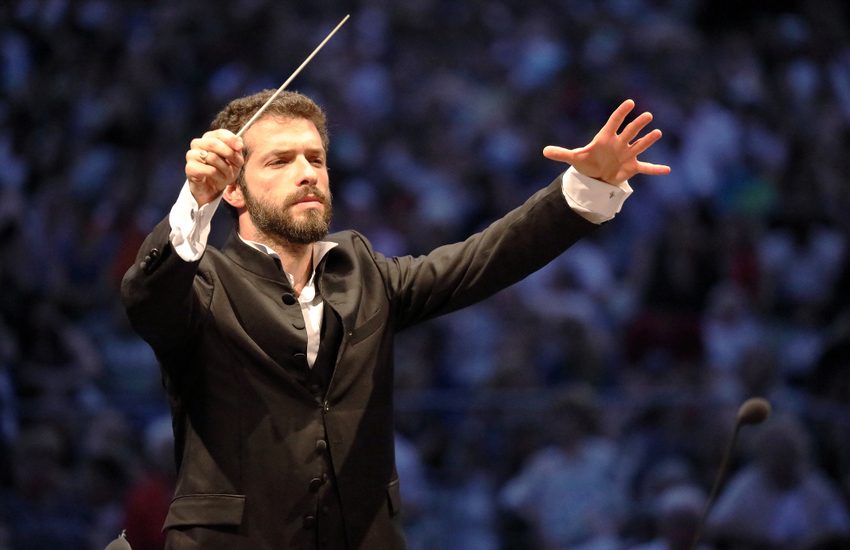 Il Teatro Massimo riparte “sotto una nuova luce”