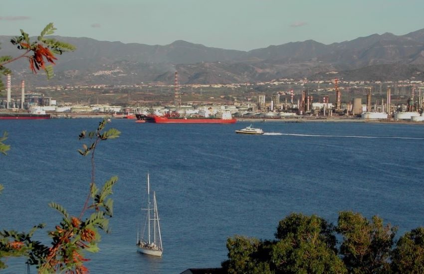 Raffineria Milazzo, Floridia (M5S): “Il ministro dell’Ambiente insiste sui limiti per le emissioni”