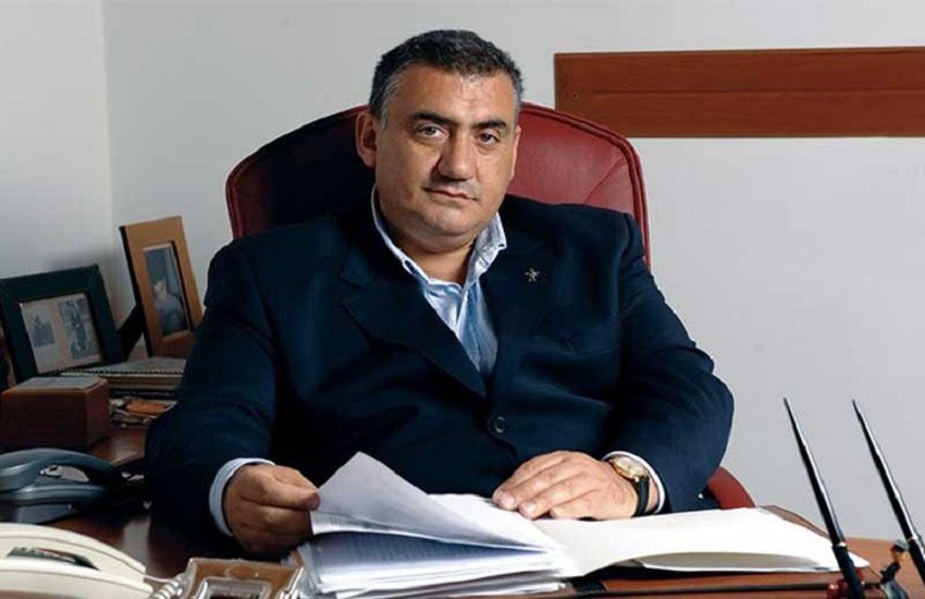 Covid center, l’inchiesta si estende ai tamponi: indagato il direttore dell’Istituto zooprofilattico, Antonio Limone