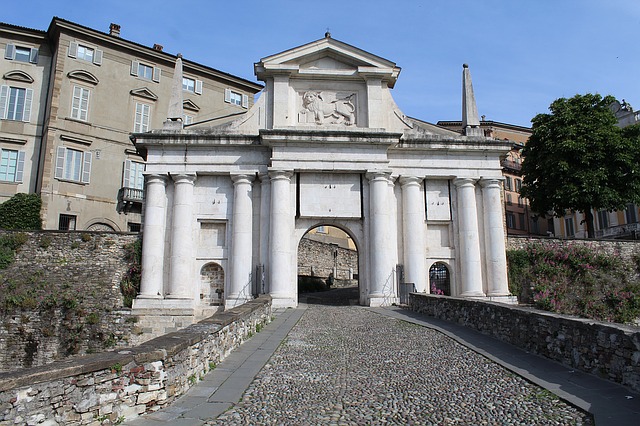 “Bergamo nel cuore”, catturati da arte e storia orobica 

Foto: Bergamo- Porta San Giacomo