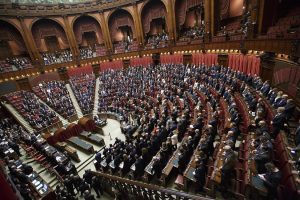 La Camera approva la nuova legge elettorale: sì al sistema con premio di maggioranza, il testo passa al Senato