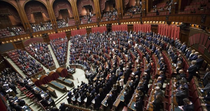 Decreto scuola: alle 11,30 il voto finale