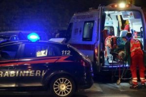 Tragico incidente a Forlì: due giovani vittime e una ferita gravissima