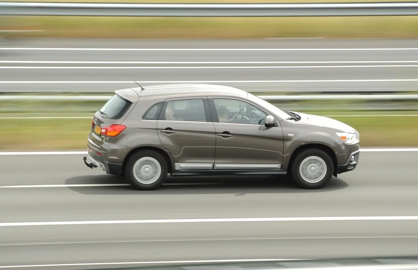 Spericolato alla guida forza il posto di controllo . Carabinieri arrestano 20enne