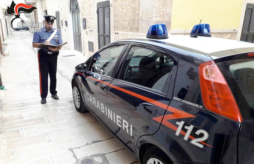 2 carabinieri arrestati, agevolavano clan barese