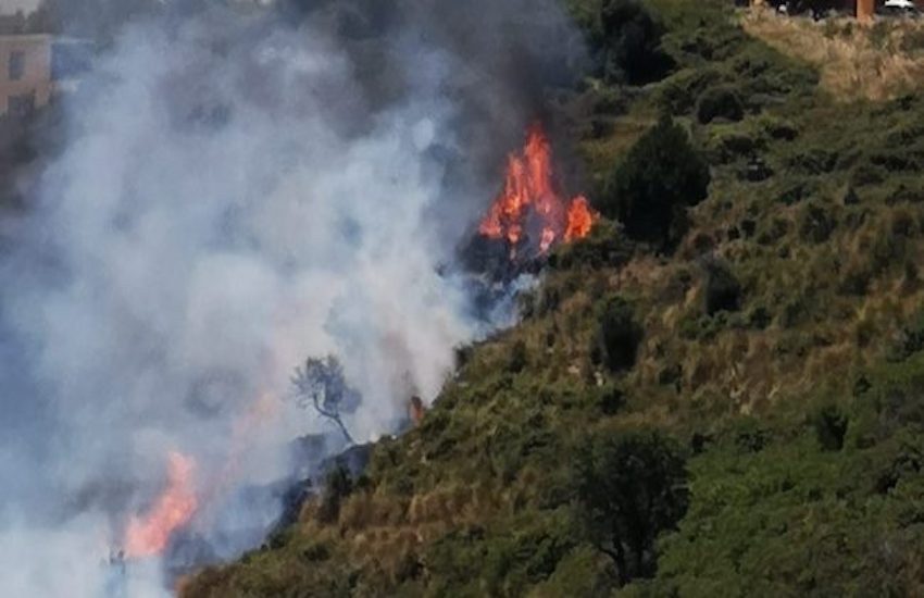 Incendio su un’area di 5000mq  a Carmignano