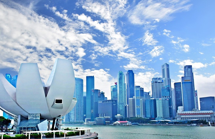 Singapore punta ad un braccialetto per tracciare i positivi al Covid