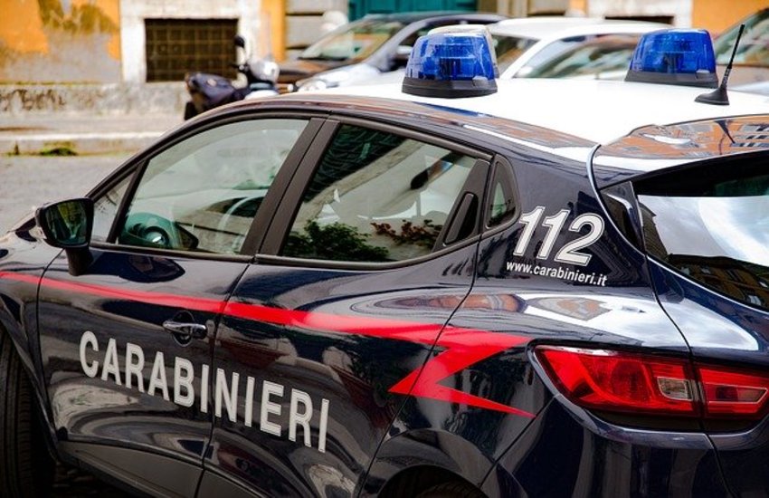 Ariano Irpino – Polizia e carabinieri impegnati a contenere la movida notturna