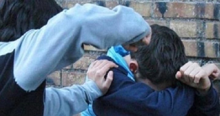 Roma, studente 13enne fa picchiare coetaneo dalla sua guardia del corpo dopo una lite