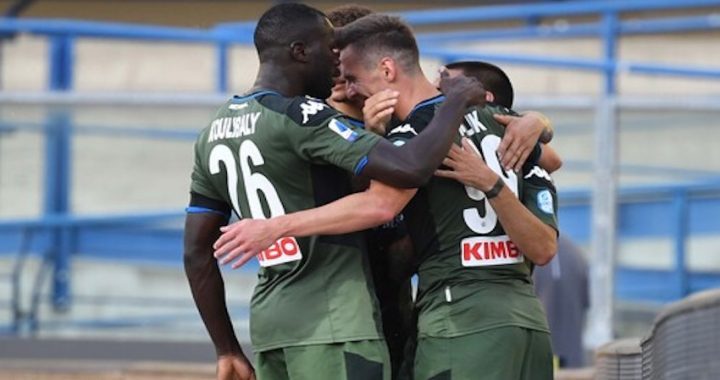 La gioia dopo il gol di Milik