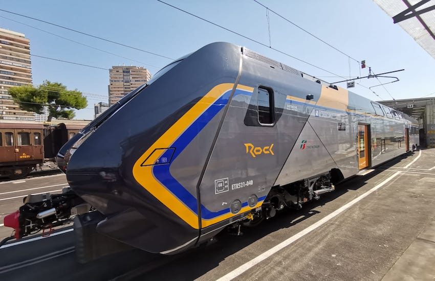 Arriva il treno Rock, è il primo di 37 nuovi mezzi