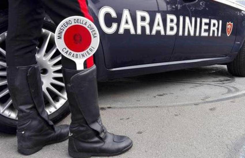 Duplice omicidio a Mirafiori: uccide i genitori a coltellate dopo una lite