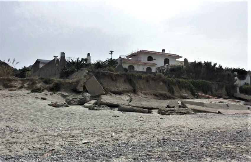 Dissesto idrogeologico, a Messina prime indagini contro l’erosione costiera