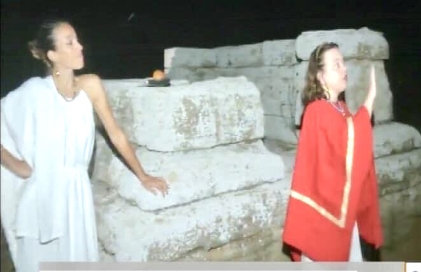 Aperture serali nei Parchi della Val di Cornia: sabato  visita della Necropoli di San Cerbone in compagnia di due donne dell’antica Populonia