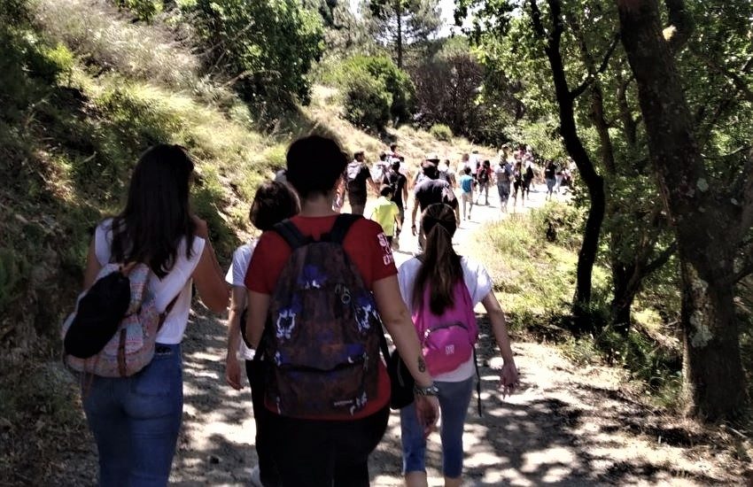 “Liberi di Crescere”, dall’aula-casa ai panini di Don Minico