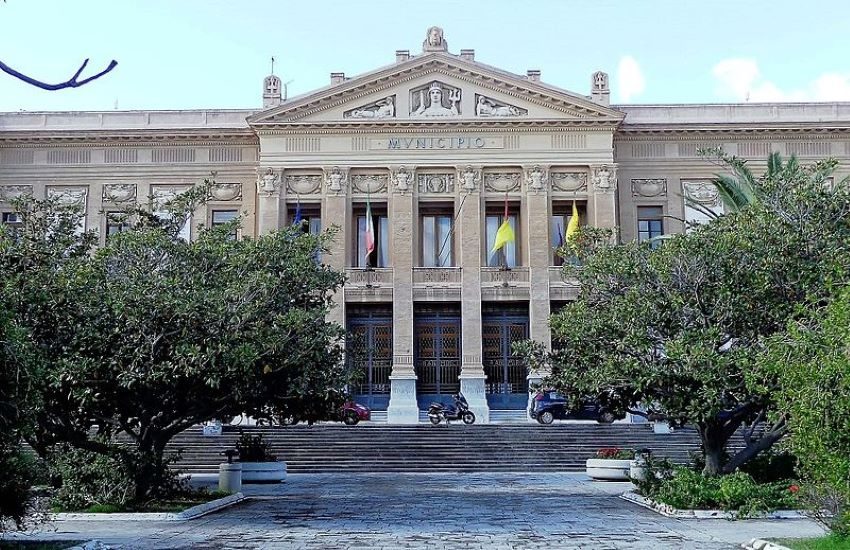 La Giunta De Luca perde “pezzi”: si dimettono gli assessori Trimarchi e Scattareggia