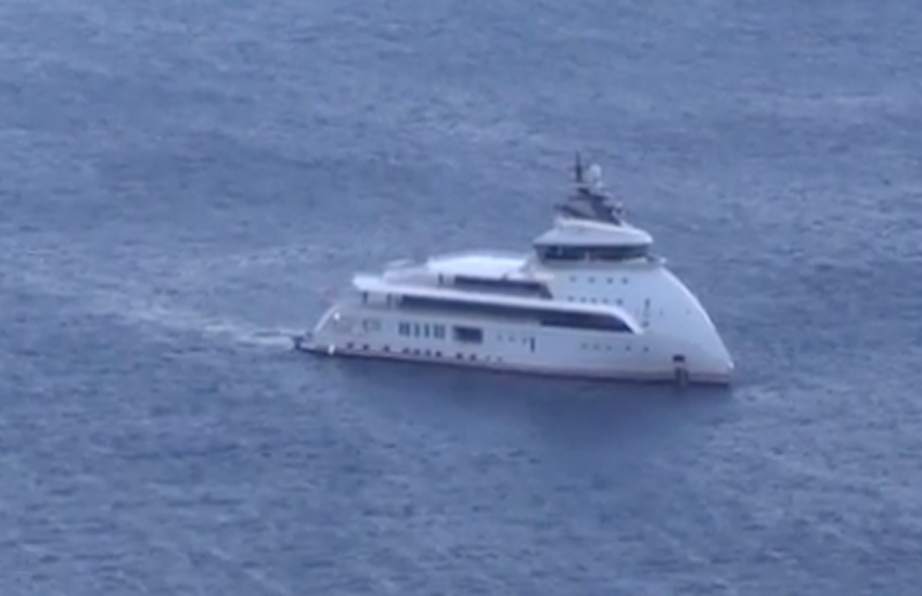 A Capri lo yacht “capovolto”, un gioiello mondiale