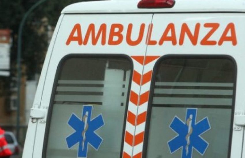 Reggio Calabria, grave incidente in Via Marina: ragazzo trasportato in ospedale