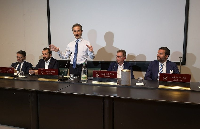 Campania, Stefano Caldoro ammette la sconfitta: «Hanno vinto gli sceriffi del Covid»