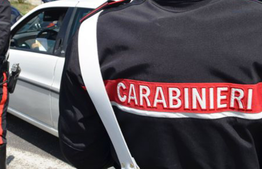 Campodarsego, un 57enne offende e aggredisce carabinieri: denunciato