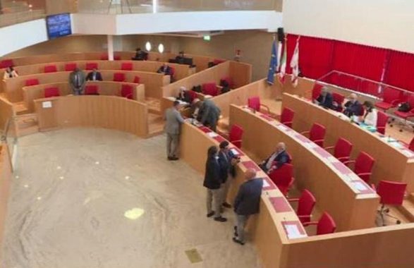 consiglio regionale puglia doppia preferenza