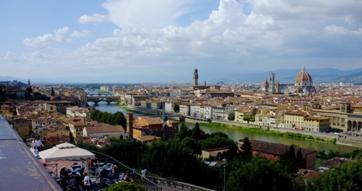 Pratiche online quasi sconosciute, Firenze appena sufficiente