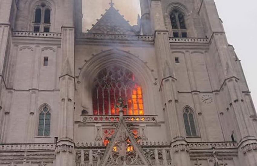 Nantes incendio domato, non grave come quello di Notre Dame