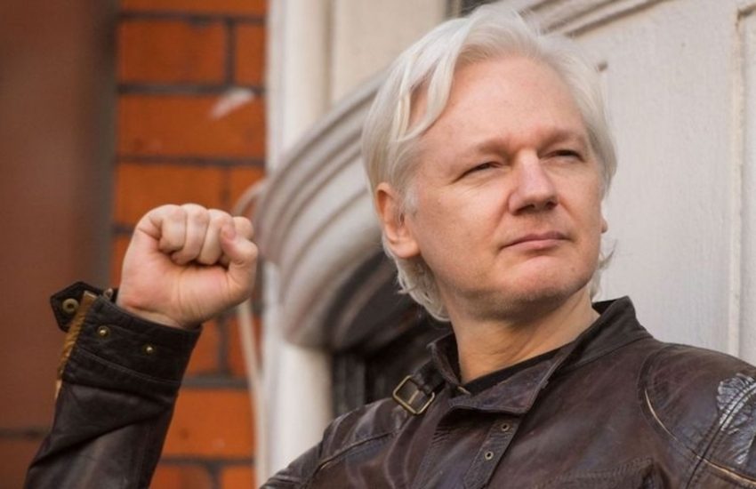 Nuova svolta nel caso Assange: i giudici londinesi bloccano l’estradizione negli USA e chiedono garanzie per il giornalista
