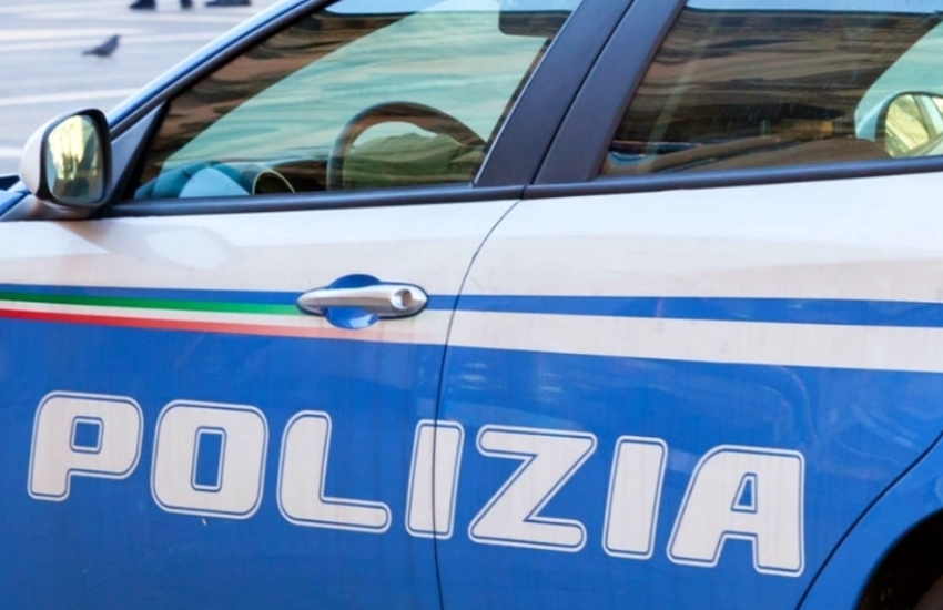 Padova, beccato dalla polizia con bici e pc rubati: denunciato