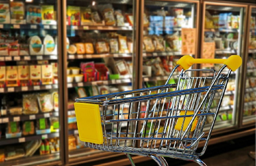 Mascherina, gel per le mani e non più di 1 per famiglia: la nuova ordinanza della Regione Toscana per la spesa nei supermercati