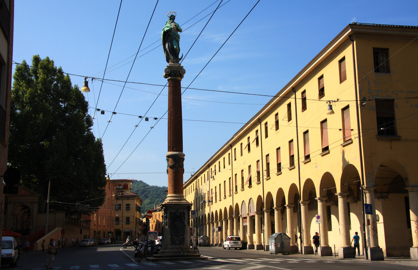 Stop al ticket per i bus turistici a Bologna