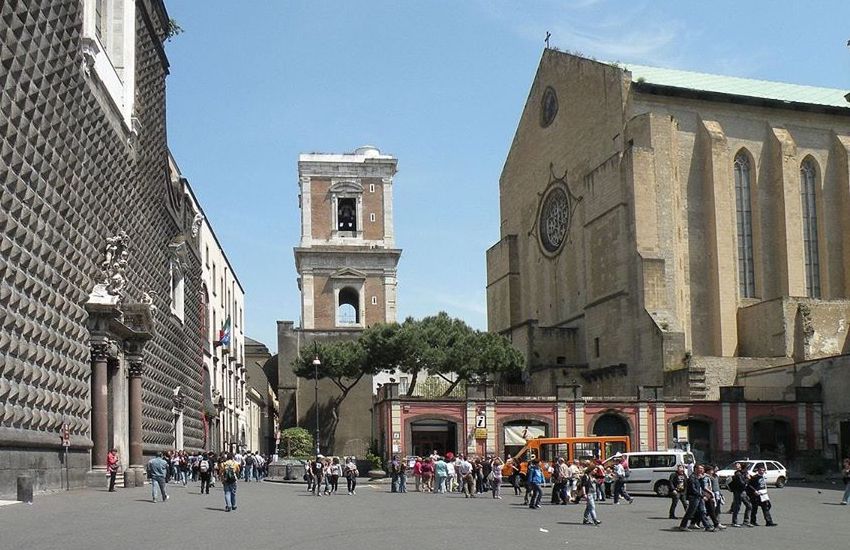 Napoli, Piazza del Gesù diventa area pedonale. I nuovi dispositivi