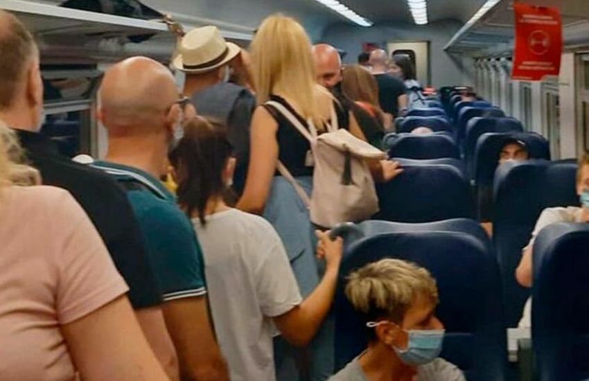 Ferrovie, treni pieni Liguria-Lombardia, saltano fermate in Piemonte