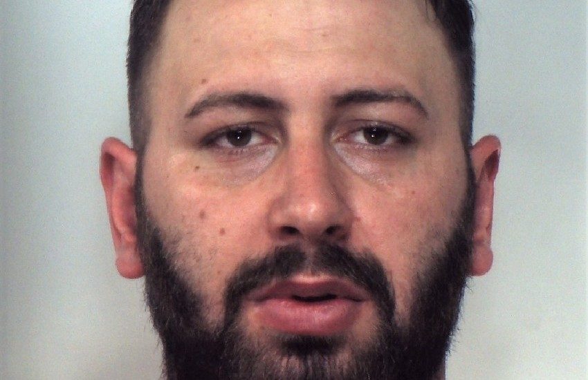 Palagonia, evade perché il segnale in casa non gli permetteva di telefonare