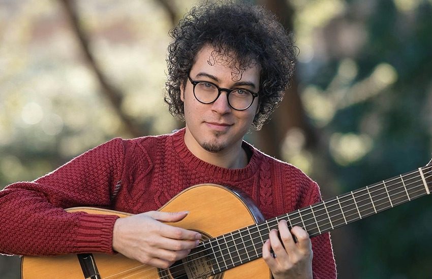La chitarra di Andrea De Vitis al Summer Concert nel Palazzo Mazziotti di Caiazzo