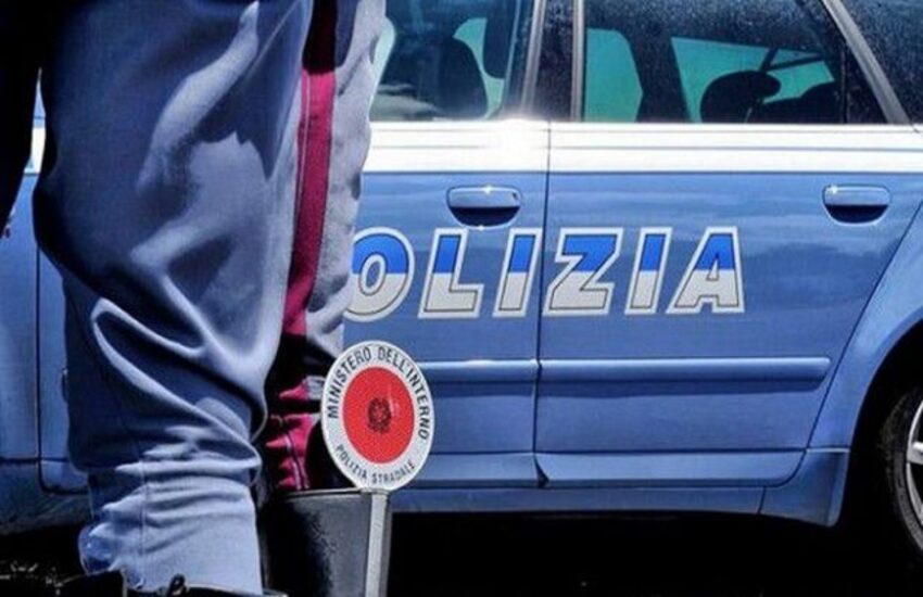 Roma, è caccia al finto poliziotto che rapina le sue vittime: scatta l’allarme in tutta la città