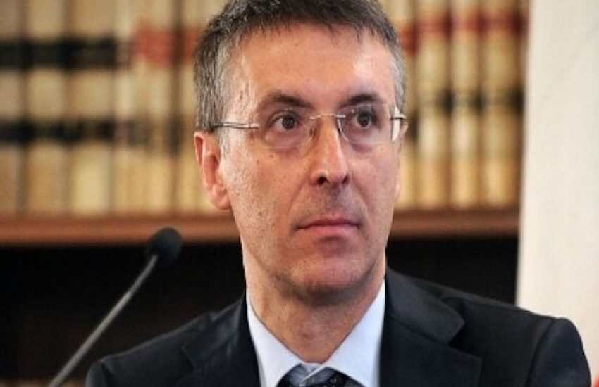 Lieve malore per Raffaele Cantone, ricoverato al Cardarelli