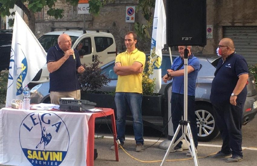 Adinolfi a Cori per protestare contro la politica sugli immigrati della Ue