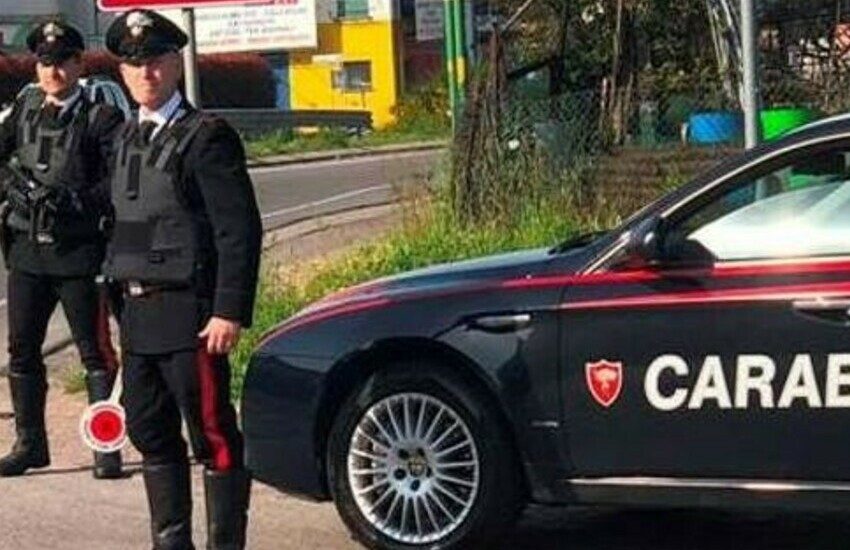 Rocambolesca fuga sulla Tuscolana, i fuggitivi tentano di travolgere e uccidere i carabinieri