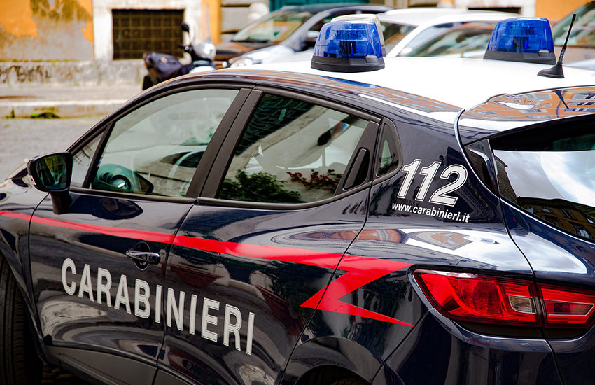 Inganno ad un automobilista finito male per i ladri, braccati e fermati dai Carabinieri