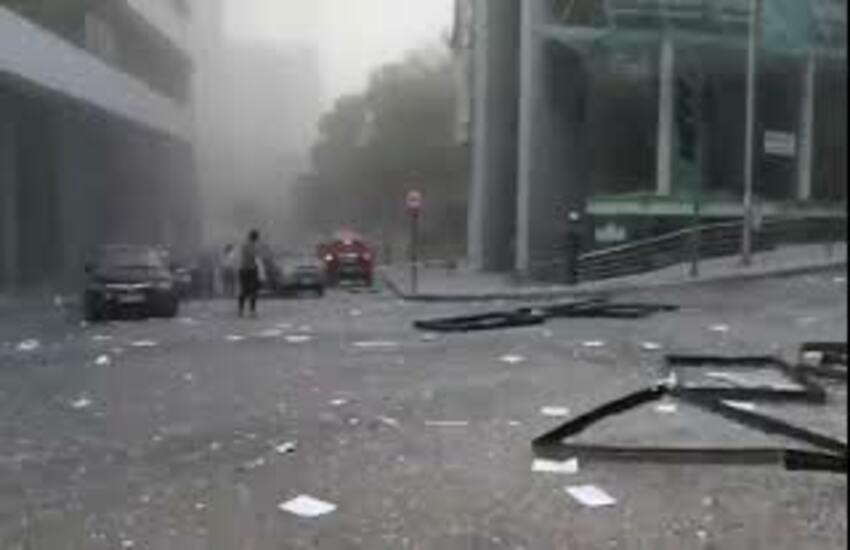 Beirut, le autorità: lasciate il paese, aria irrespirabile. Trump: forse un attentato