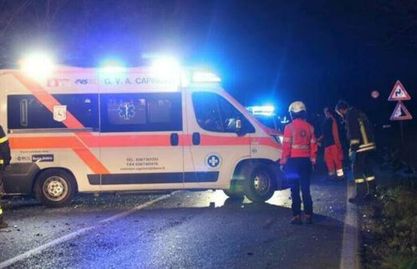 Auto fuori strada nella notte nel Cuneese: morti il conducente e 4 giovanissimi