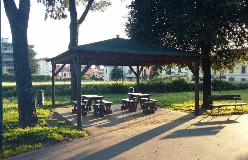 Da agosto i nonni sono i custodi  dei parchi cittadini