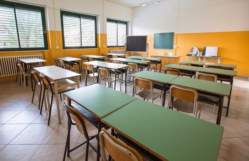 8 casi Covid-19 nelle scuole tra Bologna e provincia