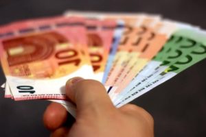 Debiti fuori bilancio, il Comune di Lecce risparmia circa 5 milioni di euro