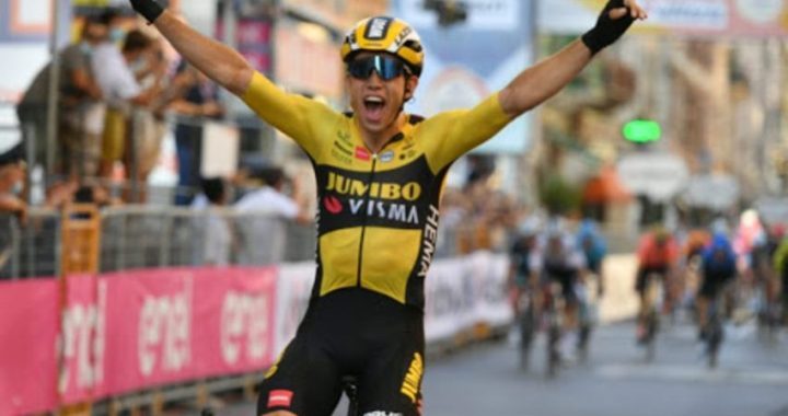 Van Aert ciclista Milano Sanremo