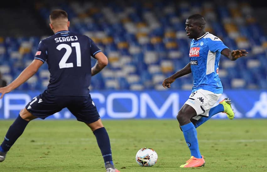 Ore decisive per il trasferimento di Koulibaly al Manchester. Verso l’intesa con la Roma: Milik-Under