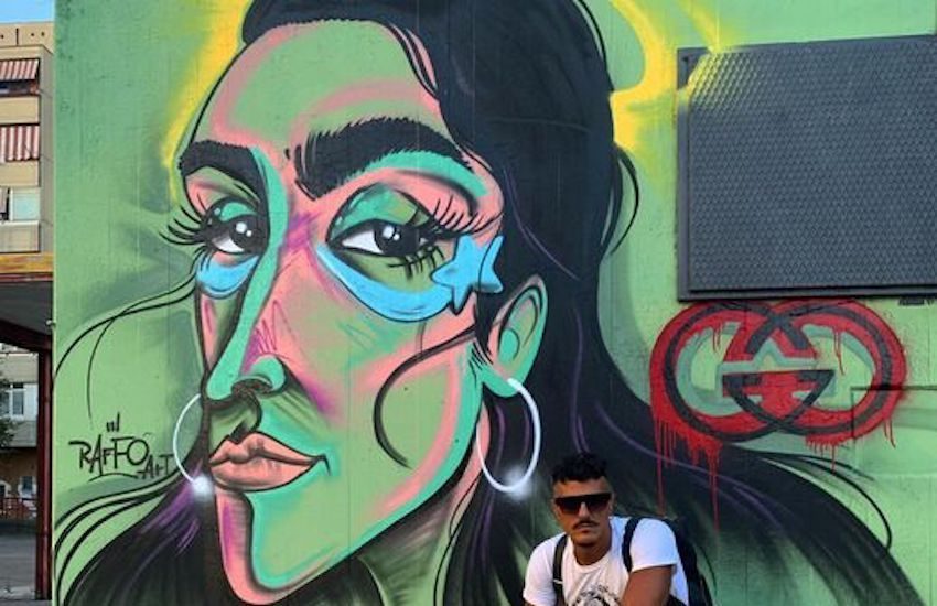 Napoli, l’omaggio di Raffo alla modella. Armine, «Thanks for magic»